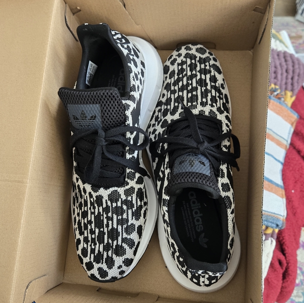 Tennis Shoes